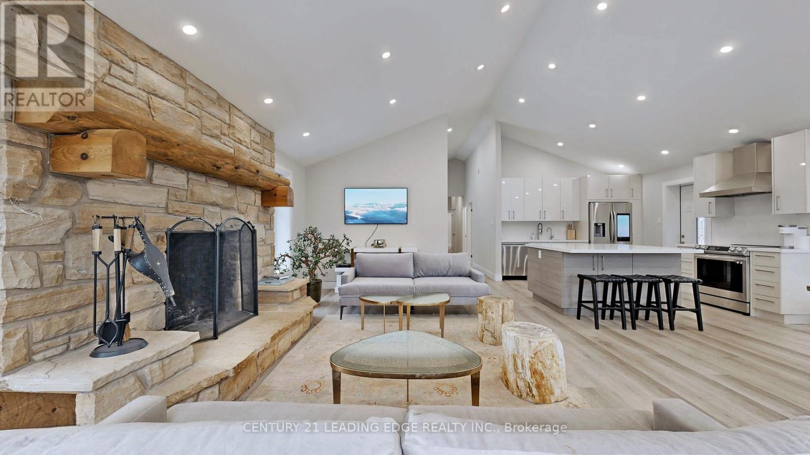 6 Beach Road, Whitchurch-Stouffville, Ontario  L4A 2G1 - Photo 7 - N12909468