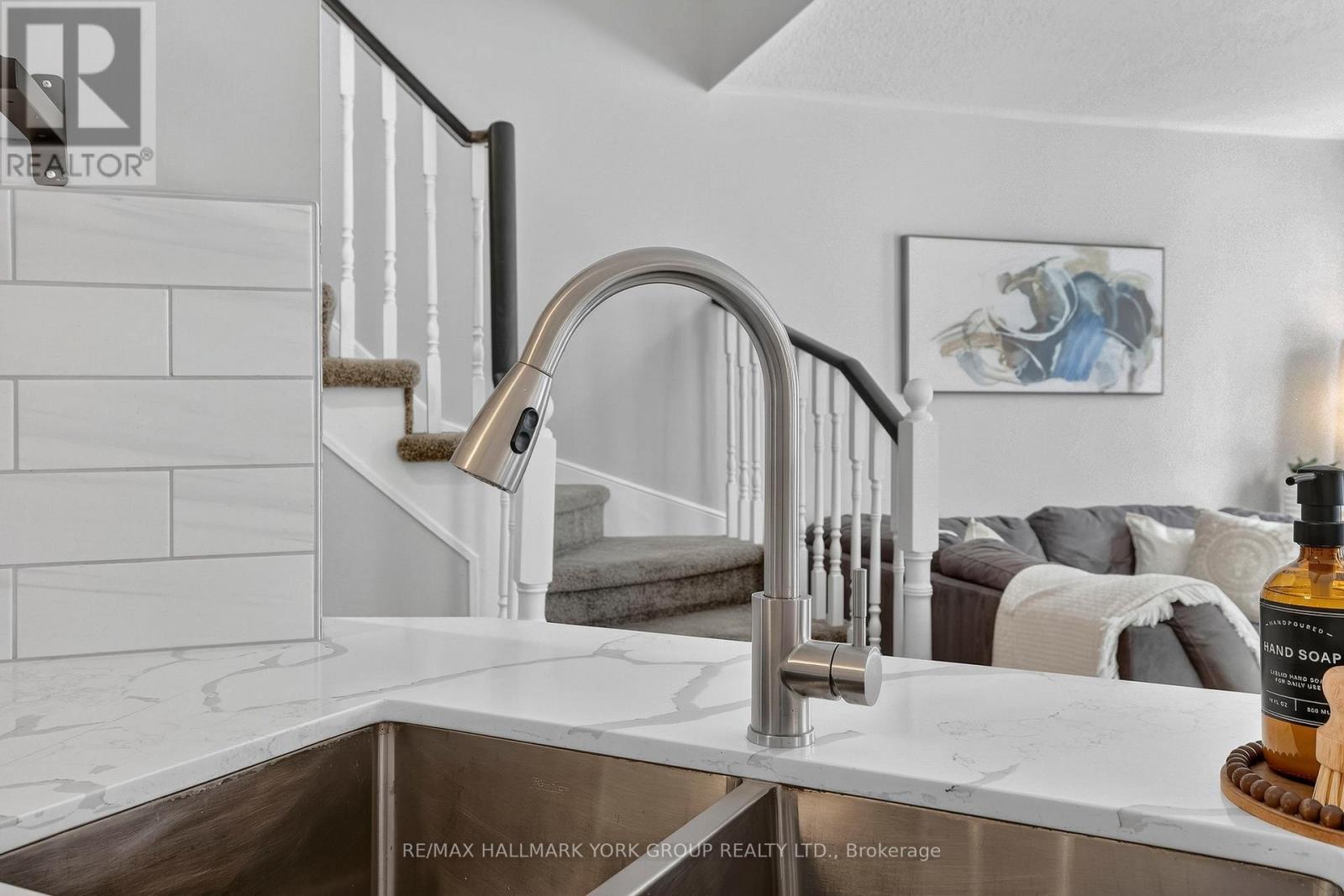 41 Baywell Crescent, Aurora, Ontario  L4G 7M8 - Photo 9 - N12909482