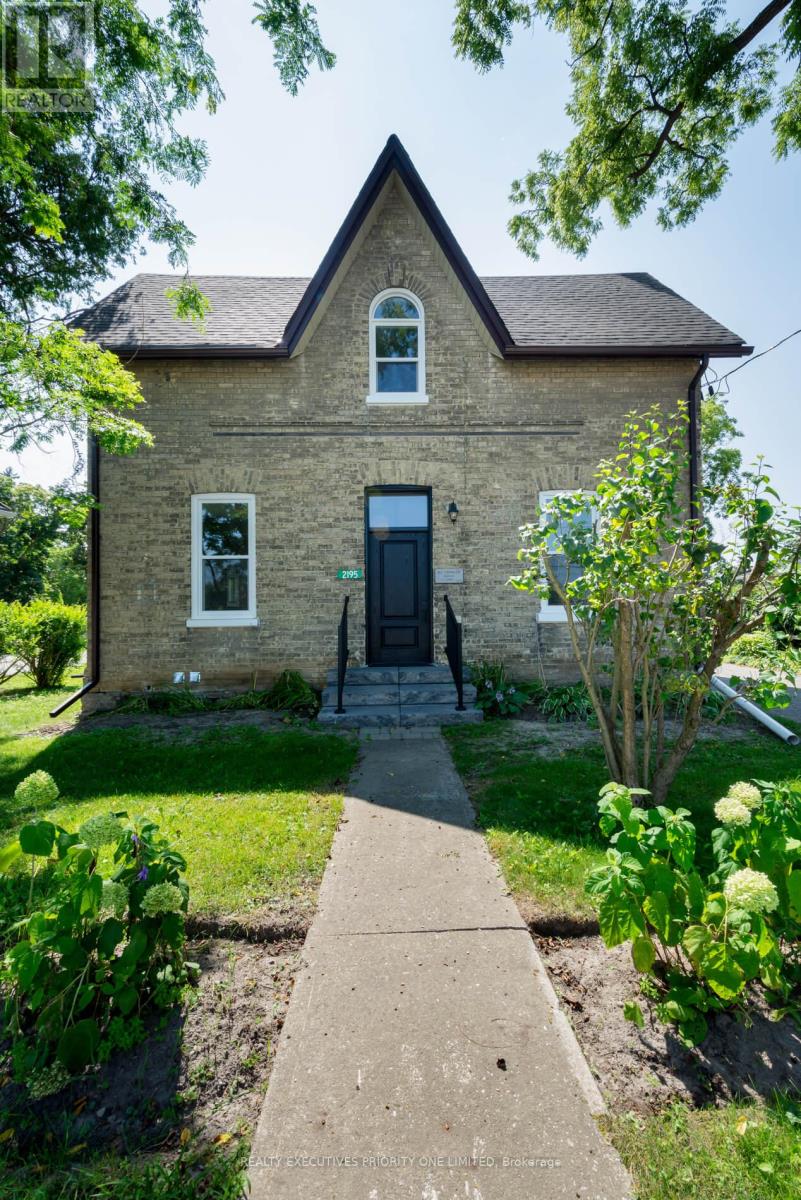 2195 King Road, King, Ontario  L7B 1G3 - Photo 2 - N12909484