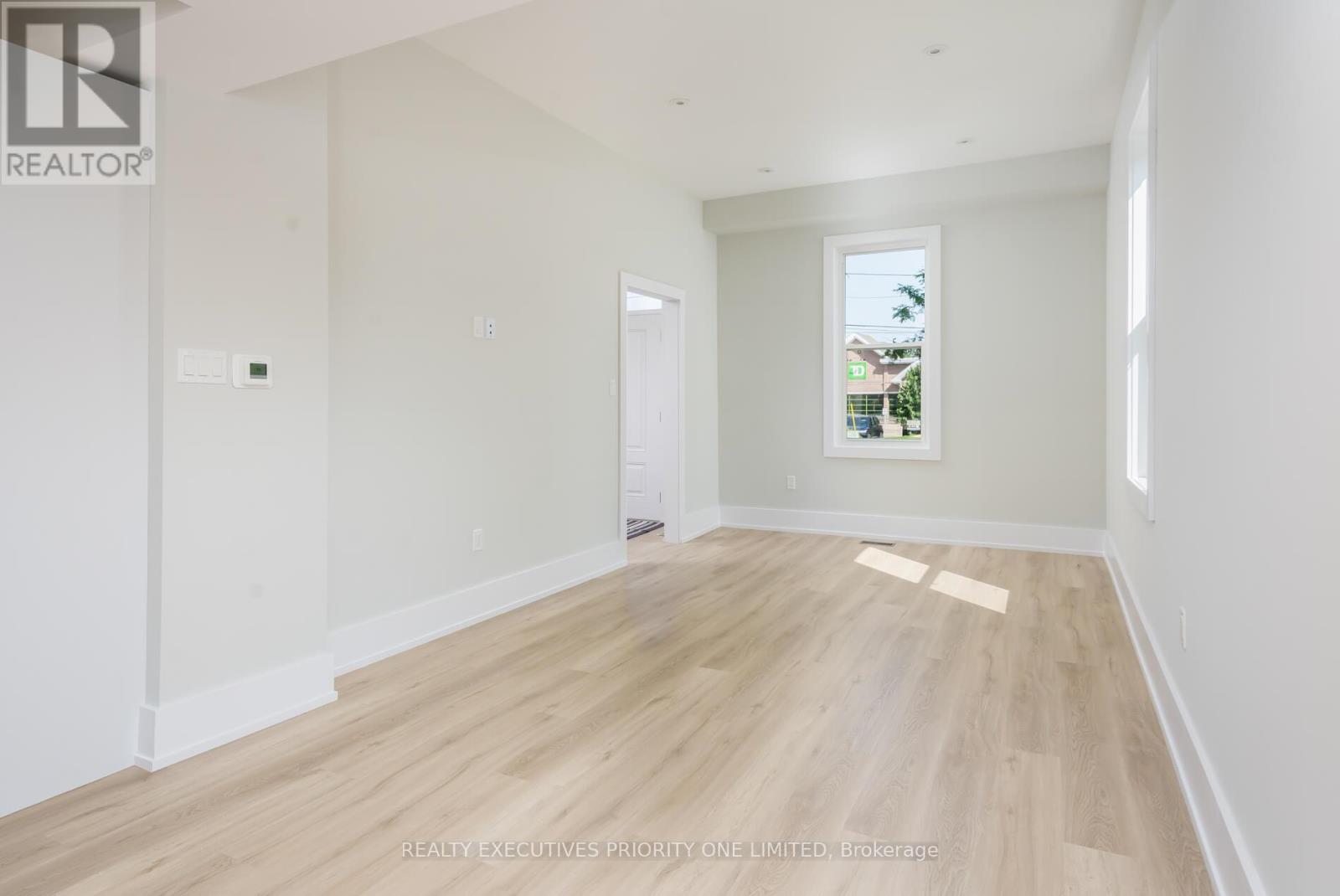 2195 King Road, King, Ontario  L7B 1G3 - Photo 6 - N12909484