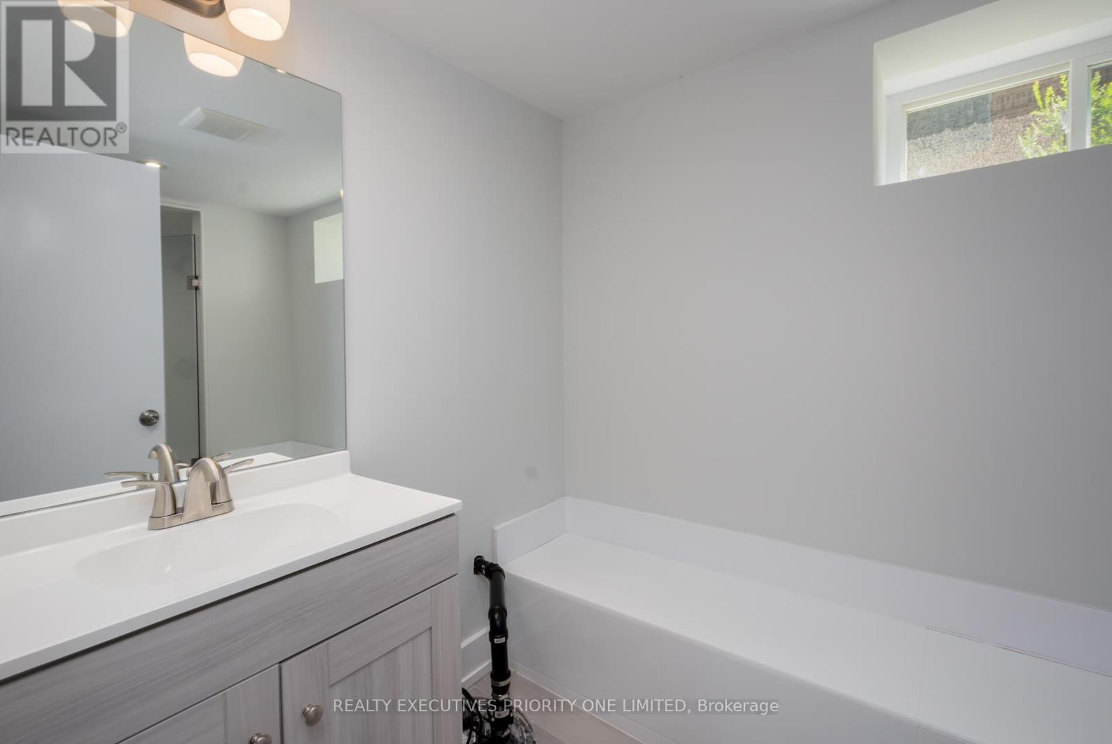 2195 King Road, King, Ontario  L7B 1G3 - Photo 28 - N12909486