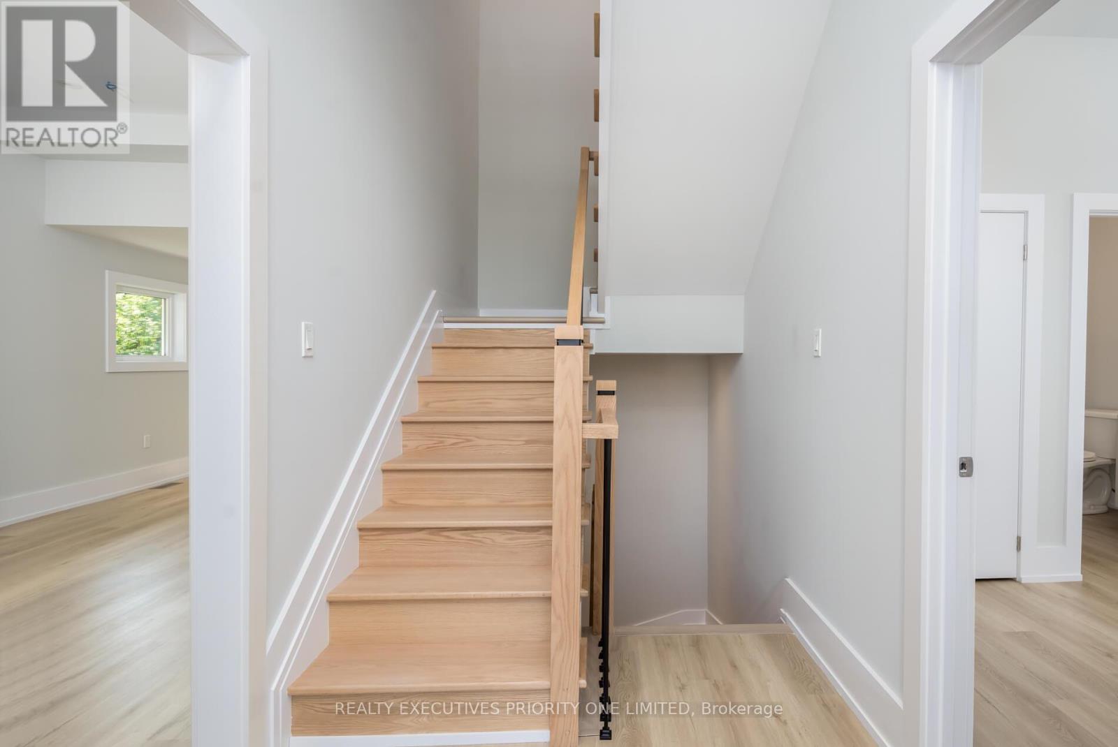 2195 King Road, King, Ontario  L7B 1G3 - Photo 5 - N12909486