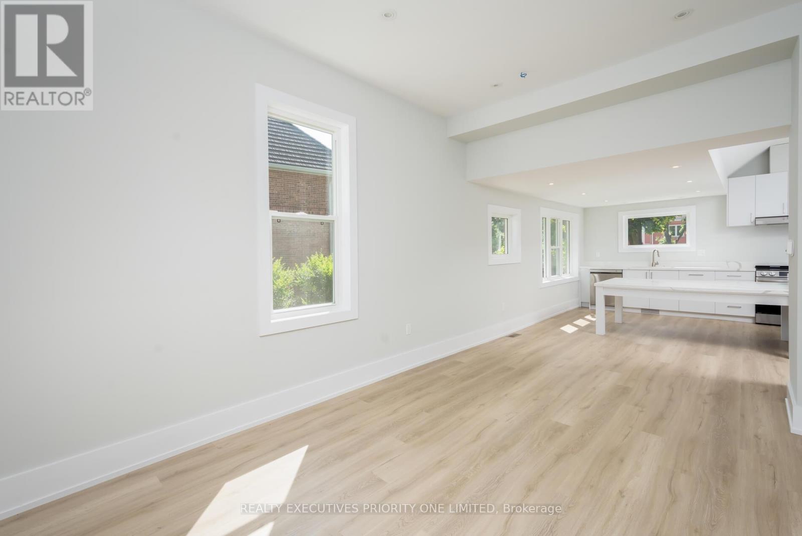 2195 King Road, King, Ontario  L7B 1G3 - Photo 7 - N12909486