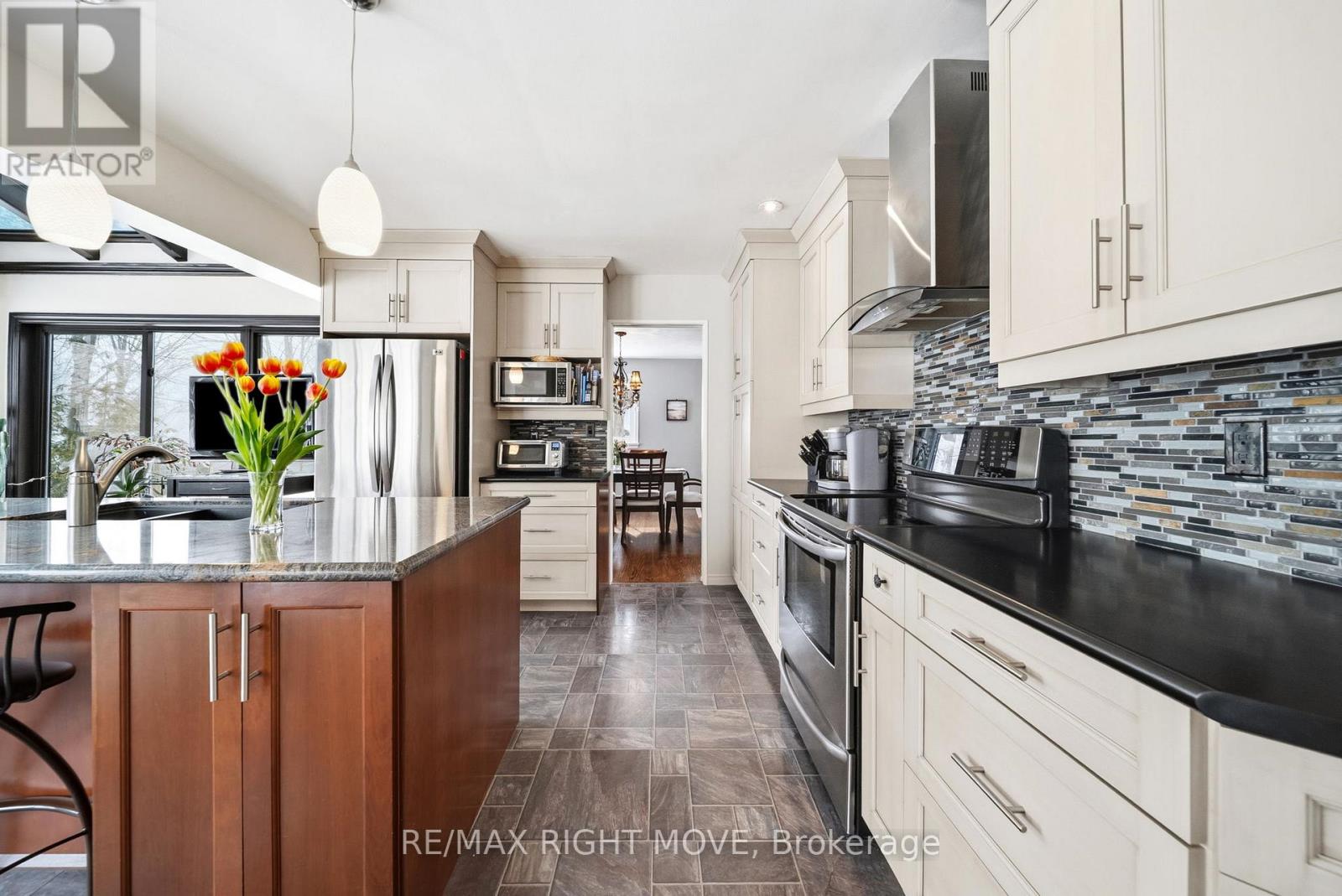 220 Belmoral Drive, Orillia, Ontario  L3V 5R1 - Photo 20 - S12909414