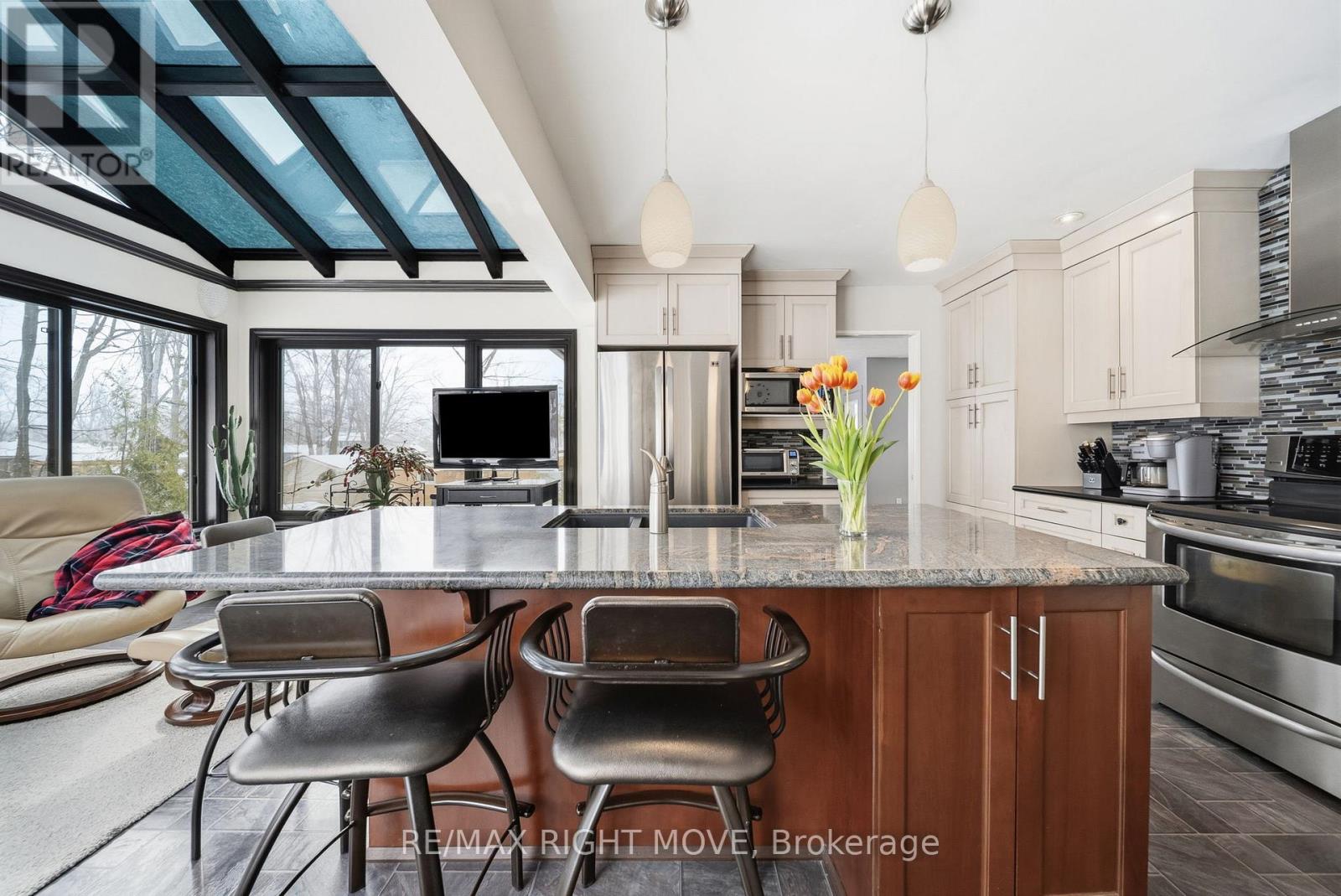 220 Belmoral Drive, Orillia, Ontario  L3V 5R1 - Photo 21 - S12909414