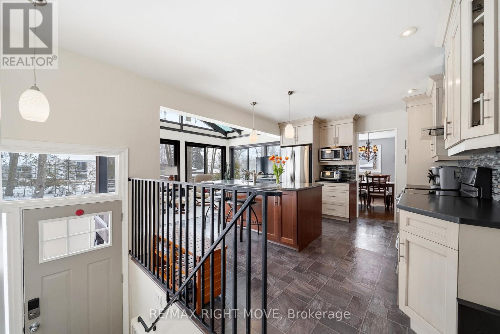 220 Belmoral Drive, Orillia, Ontario  L3V 5R1 - Photo 23 - S12909414