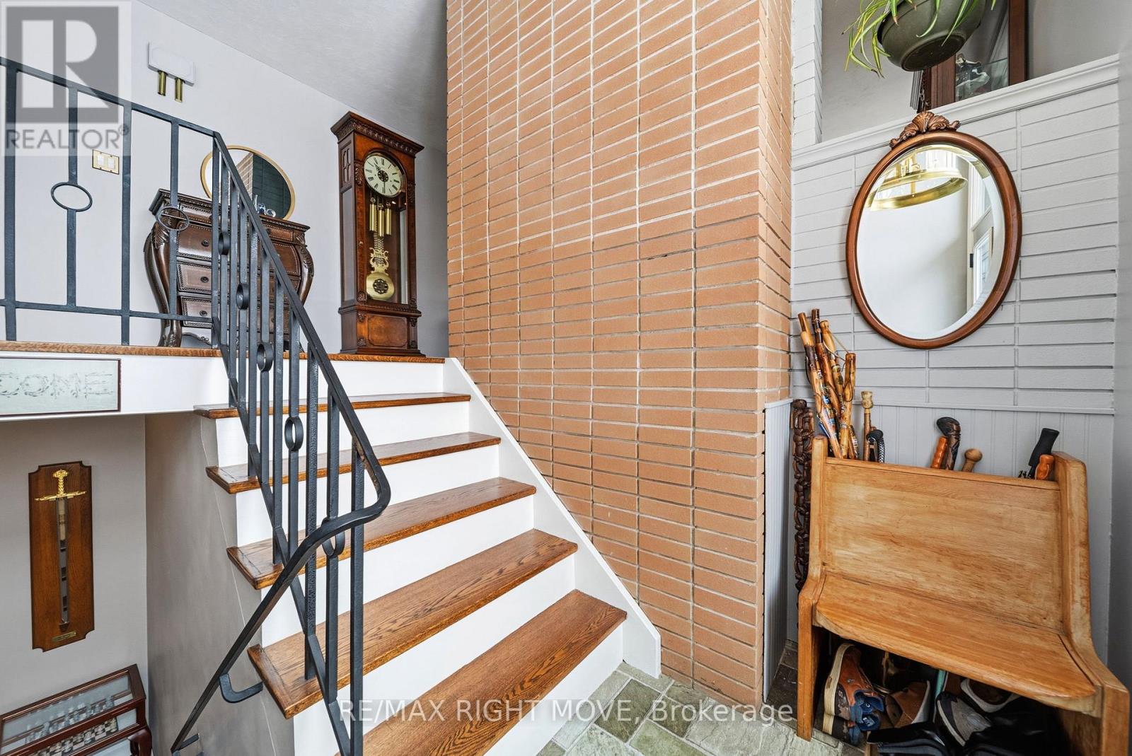 220 Belmoral Drive, Orillia, Ontario  L3V 5R1 - Photo 3 - S12909414