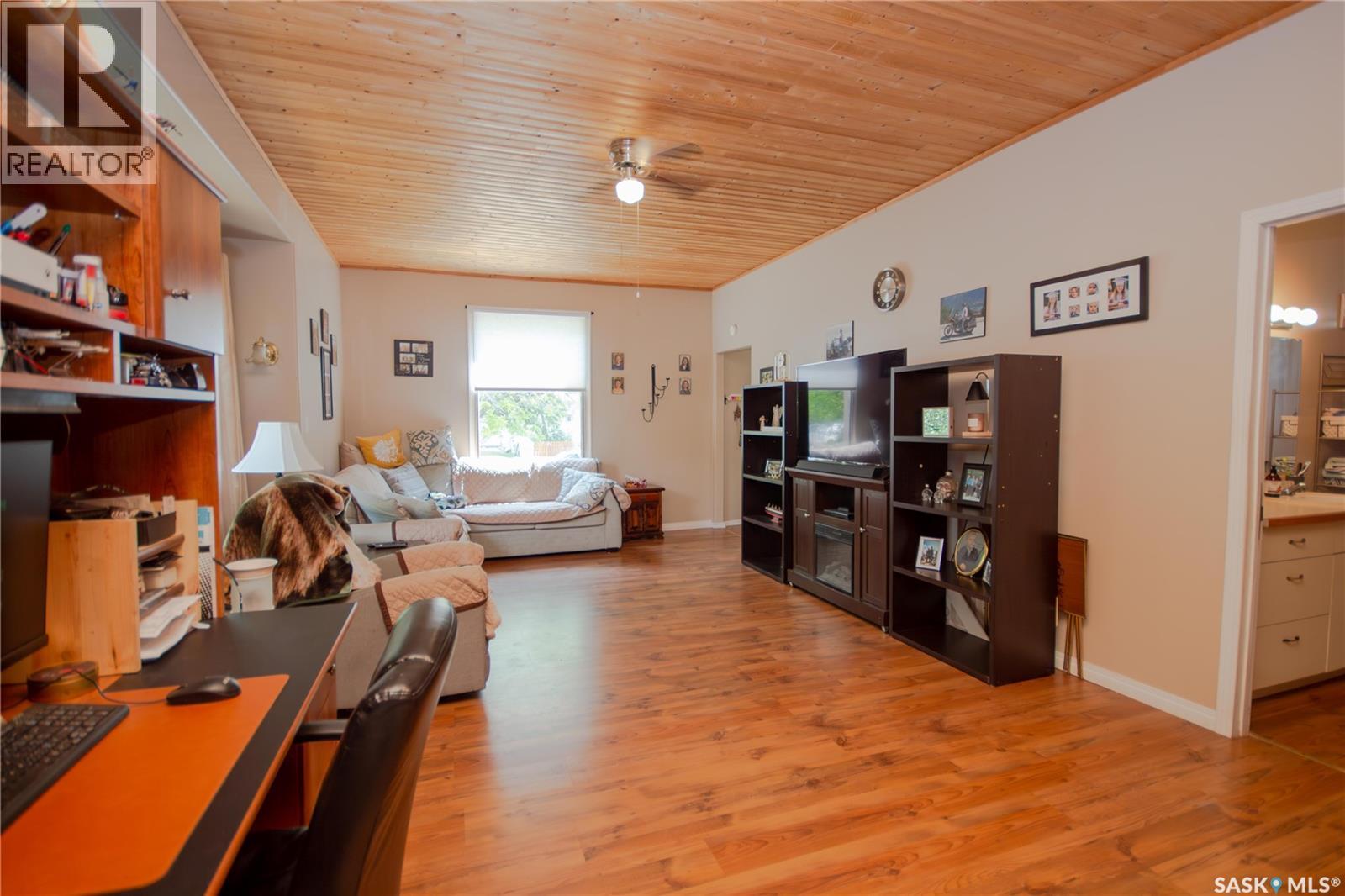 407 2nd Street E, Wilkie, Saskatchewan  S0K 4W0 - Photo 4 - SK008986