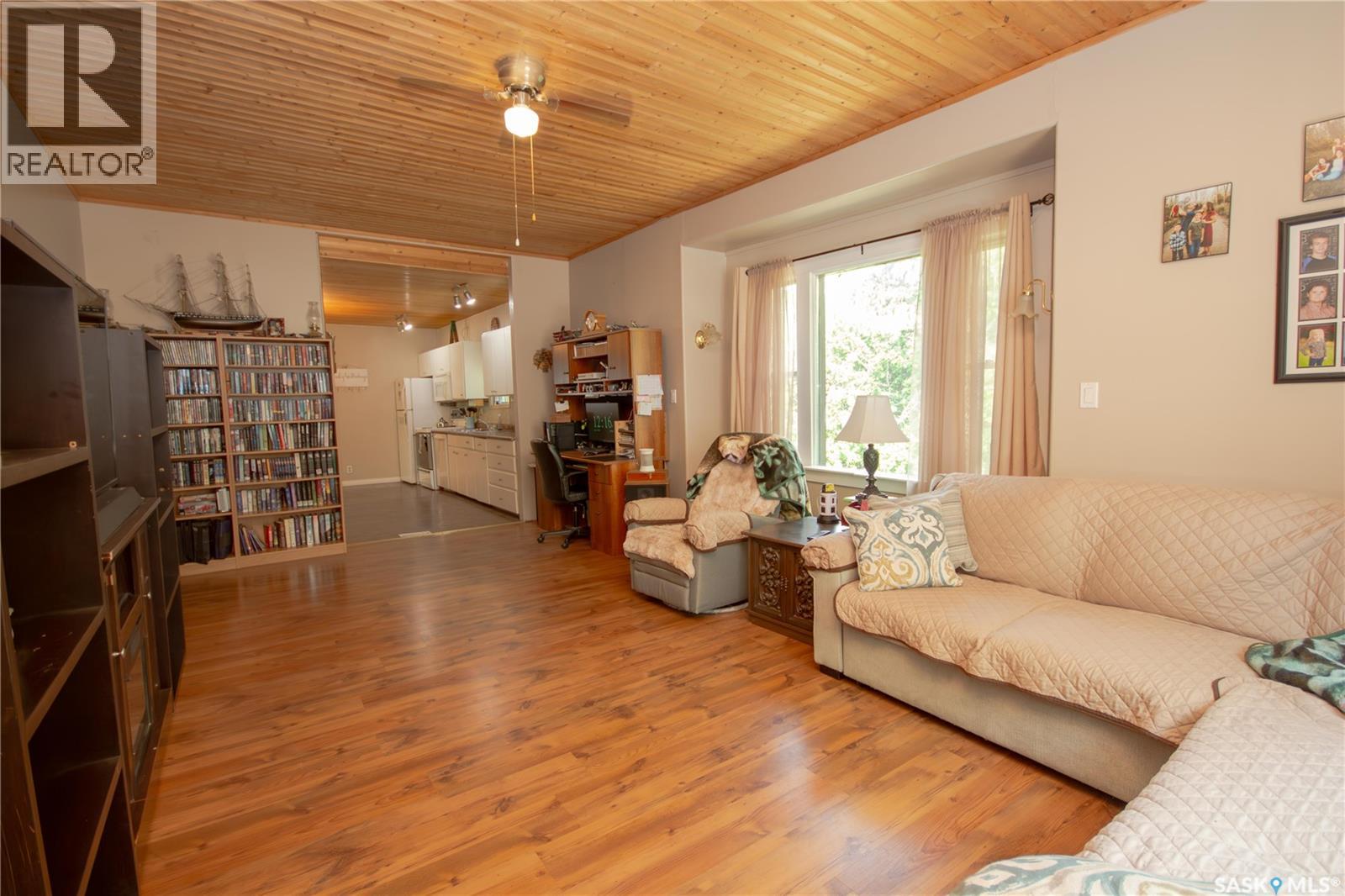 407 2nd Street E, Wilkie, Saskatchewan  S0K 4W0 - Photo 3 - SK008986