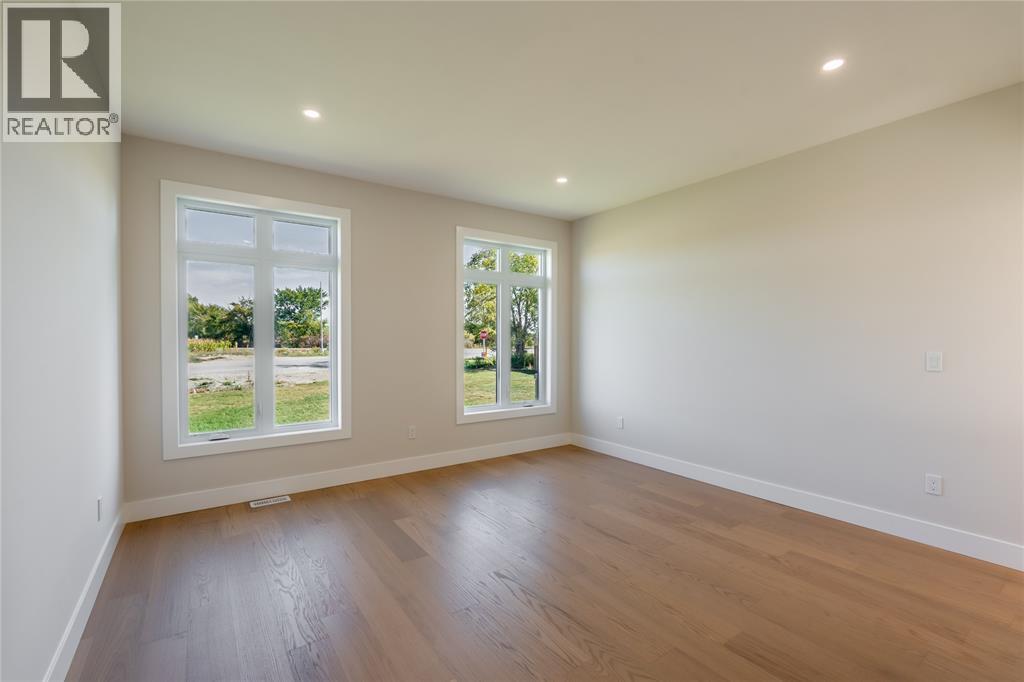 3559 Paul Crescent, Plympton-Wyoming, Ontario  N0N 1E0 - Photo 14 - 26005750