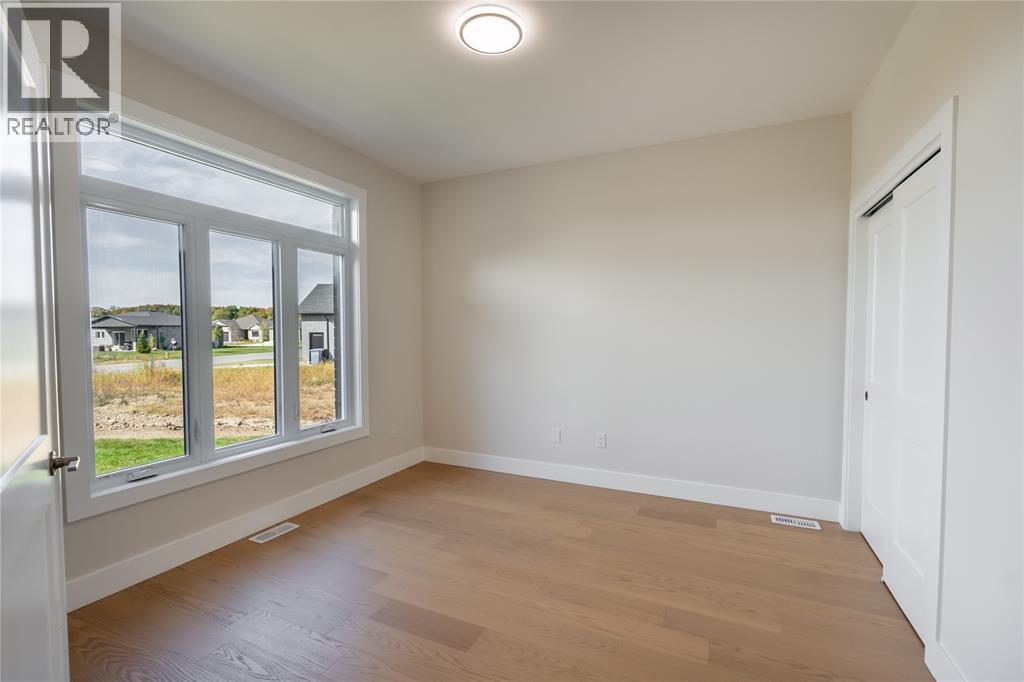 3559 Paul Crescent, Plympton-Wyoming, Ontario  N0N 1E0 - Photo 12 - 26005743