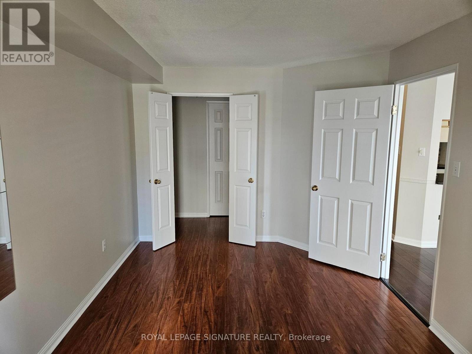 101 - 101 Subway Crescent, Toronto, Ontario  M9B 6K4 - Photo 6 - W12868636