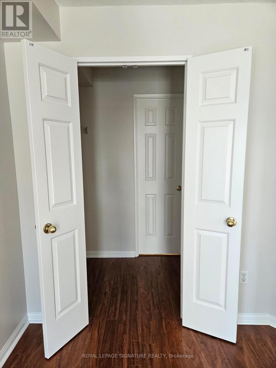 101 - 101 Subway Crescent, Toronto, Ontario  M9B 6K4 - Photo 7 - W12868636