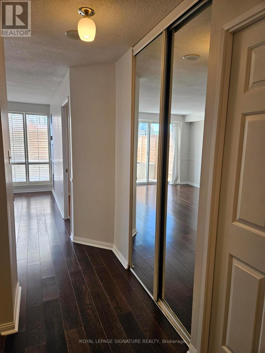 101 - 101 Subway Crescent, Toronto, Ontario  M9B 6K4 - Photo 9 - W12868636