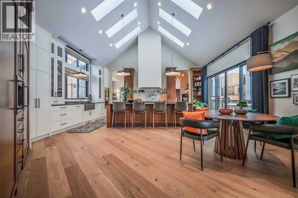 1608 49 Avenue Sw, Calgary, Alberta  T2T 2T7 - Photo 3 - A2293581