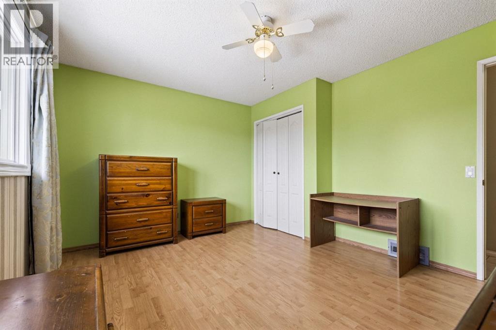 804 Queensland Drive Se, Calgary, Alberta  T2J 4T1 - Photo 28 - A2294924