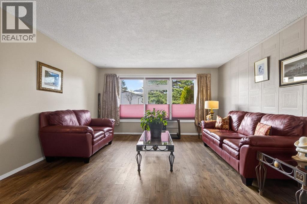 804 Queensland Drive Se, Calgary, Alberta  T2J 4T1 - Photo 11 - A2294924