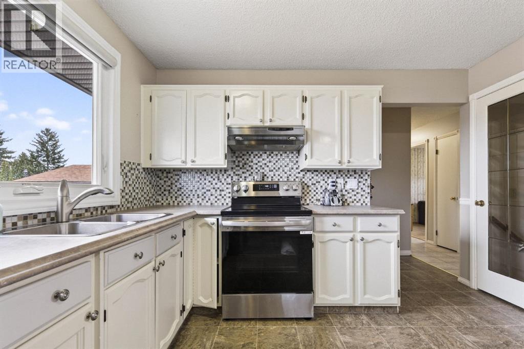 804 Queensland Drive Se, Calgary, Alberta  T2J 4T1 - Photo 19 - A2294924