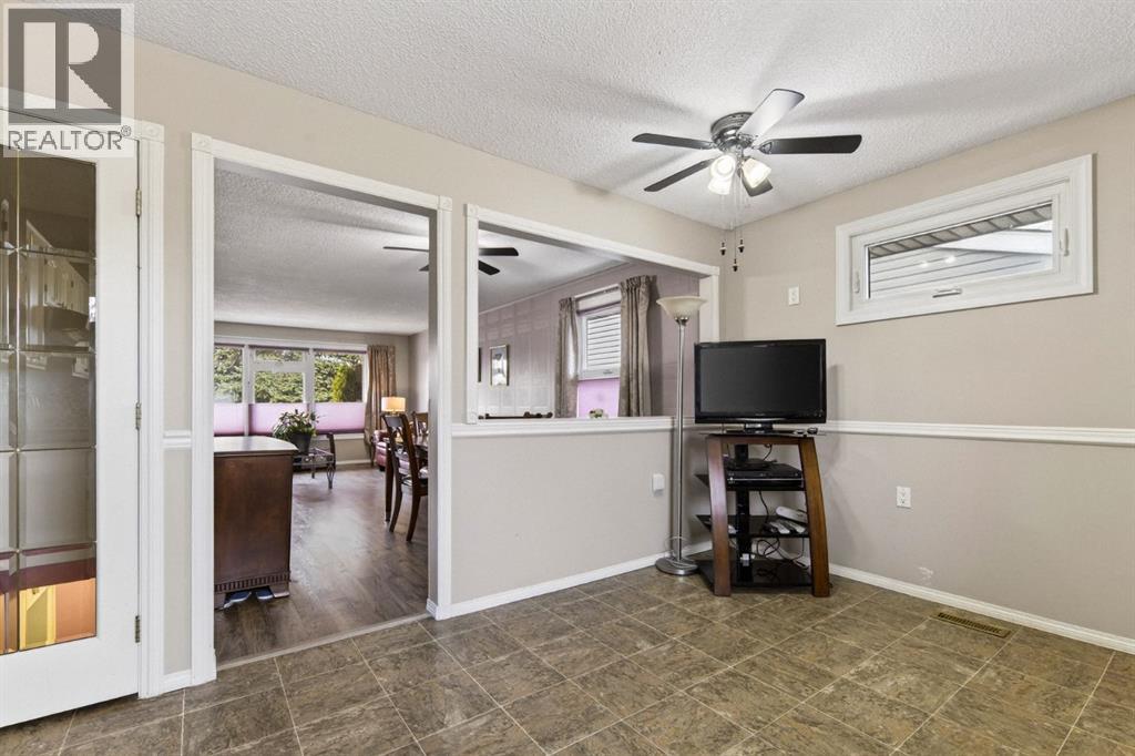 804 Queensland Drive Se, Calgary, Alberta  T2J 4T1 - Photo 21 - A2294924