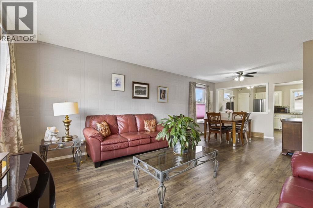 804 Queensland Drive Se, Calgary, Alberta  T2J 4T1 - Photo 14 - A2294924