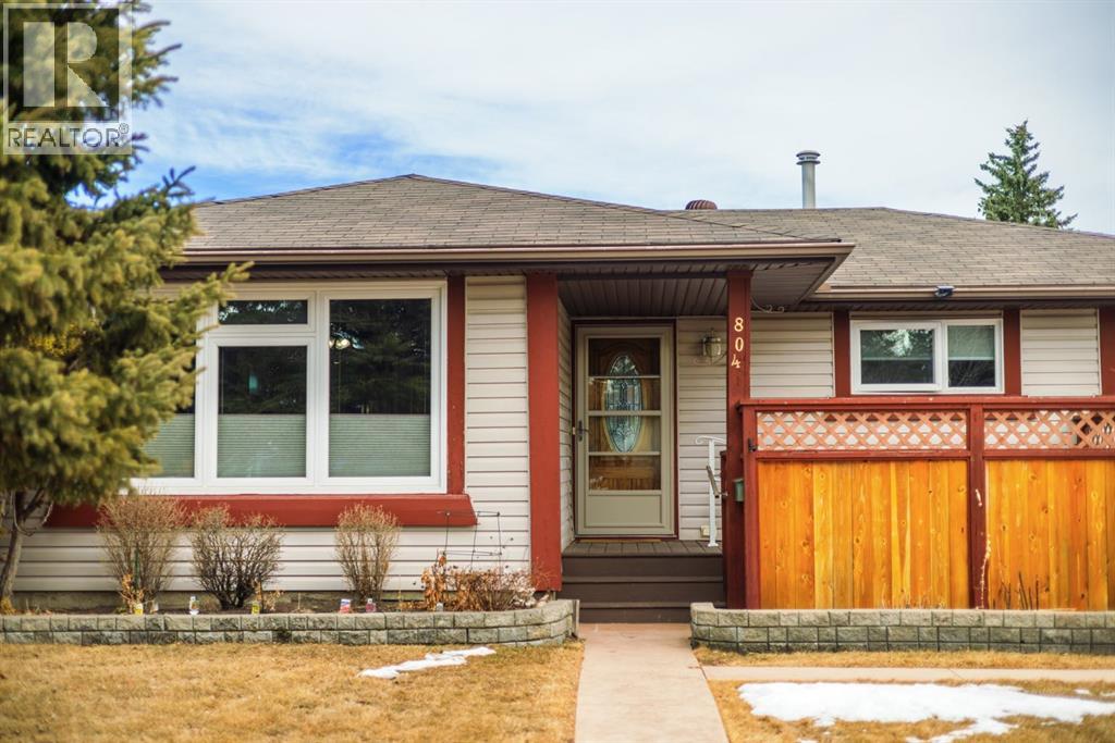 804 Queensland Drive Se, Calgary, Alberta  T2J 4T1 - Photo 4 - A2294924