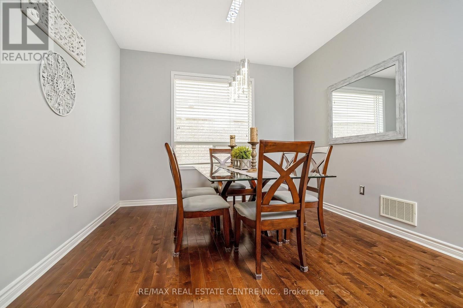 823 Biggar Heights Se, Milton, Ontario  L9T 0G7 - Photo 10 - W12909406