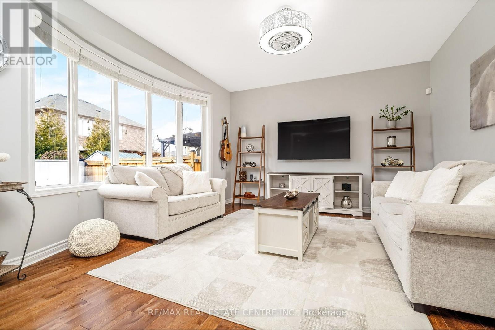 823 Biggar Heights Se, Milton, Ontario  L9T 0G7 - Photo 12 - W12909406