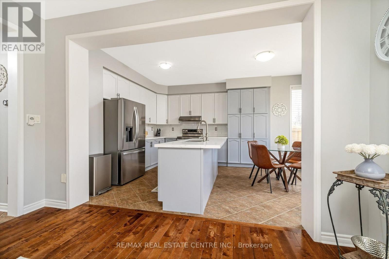 823 Biggar Heights Se, Milton, Ontario  L9T 0G7 - Photo 15 - W12909406