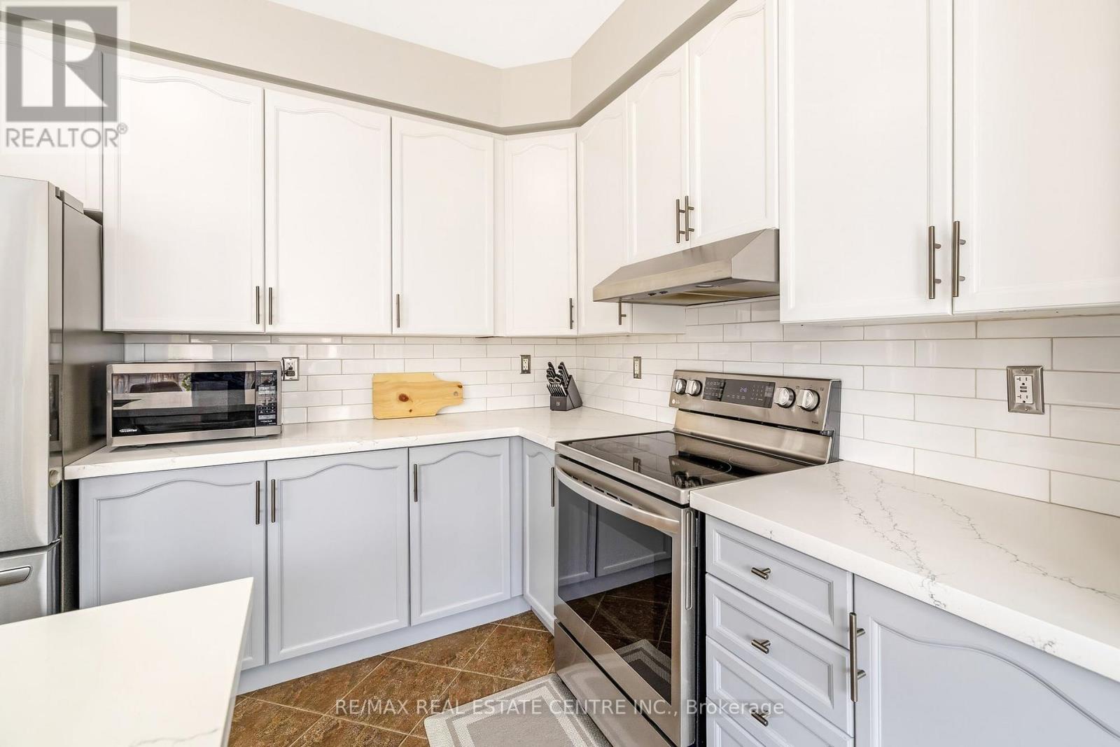 823 Biggar Heights Se, Milton, Ontario  L9T 0G7 - Photo 18 - W12909406