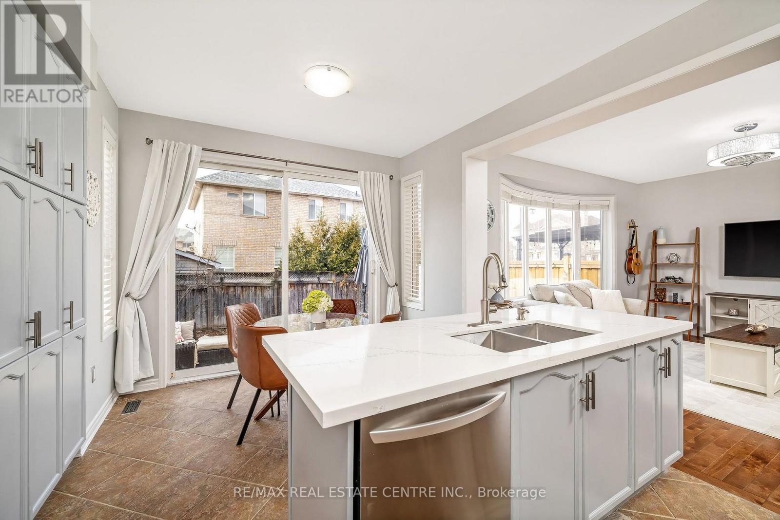 823 Biggar Heights Se, Milton, Ontario  L9T 0G7 - Photo 19 - W12909406