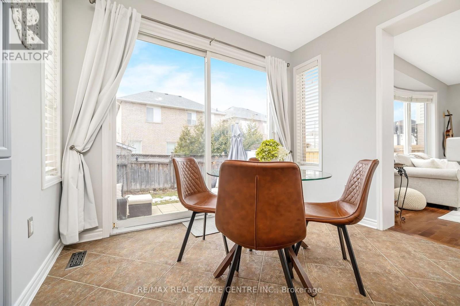 823 Biggar Heights Se, Milton, Ontario  L9T 0G7 - Photo 22 - W12909406