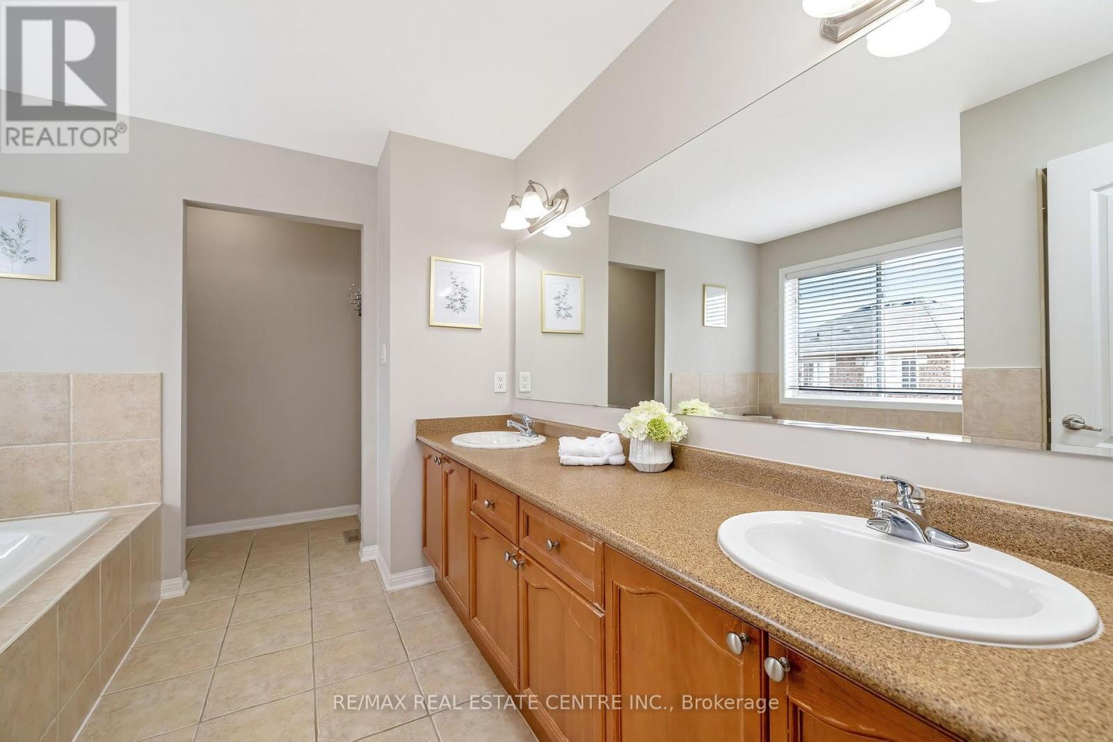 823 Biggar Heights Se, Milton, Ontario  L9T 0G7 - Photo 28 - W12909406