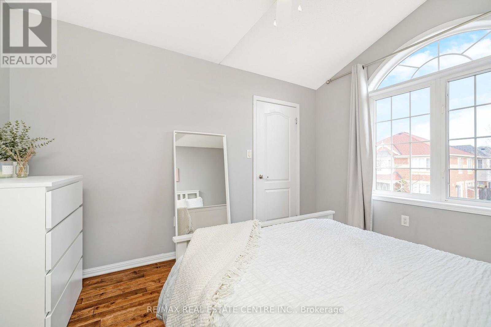 823 Biggar Heights Se, Milton, Ontario  L9T 0G7 - Photo 37 - W12909406