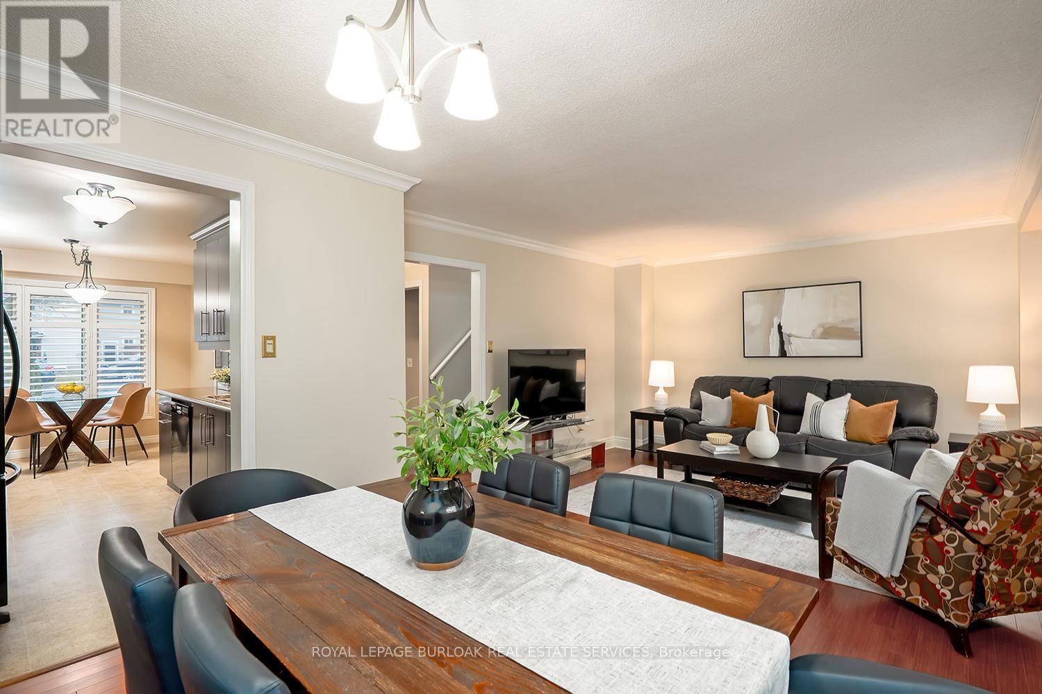 1278 Consort Crescent, Burlington, Ontario  L7M 1J7 - Photo 10 - W12909416