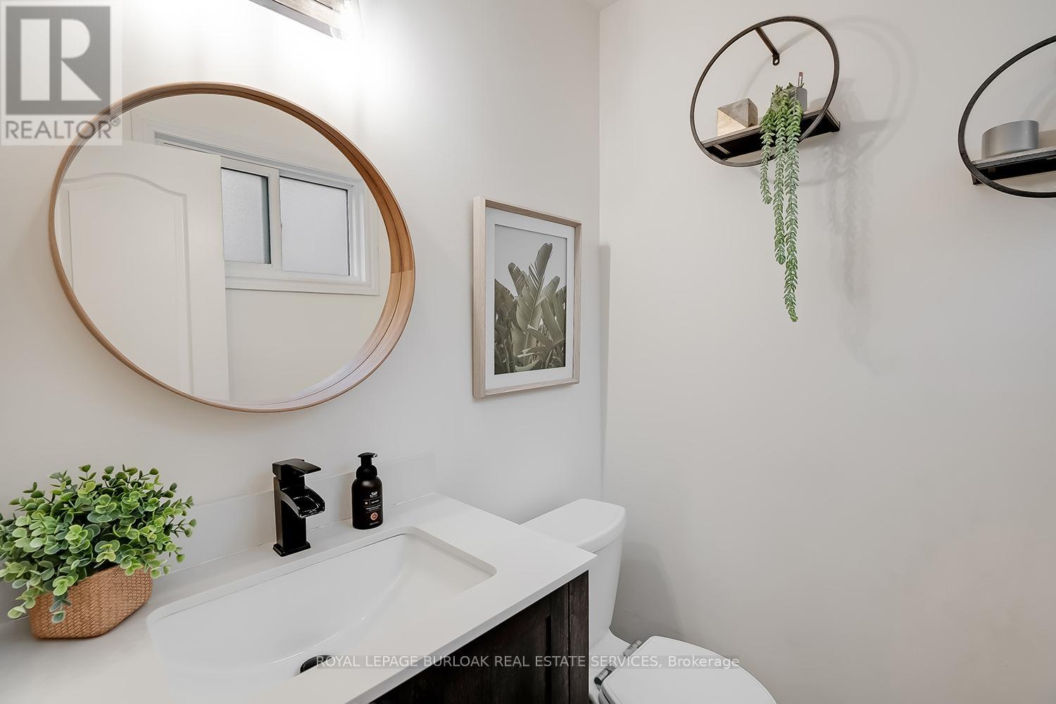 1278 Consort Crescent, Burlington, Ontario  L7M 1J7 - Photo 13 - W12909416