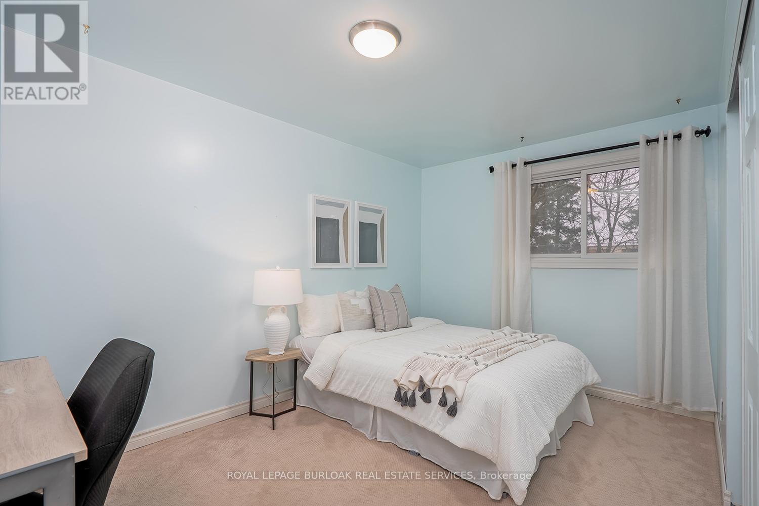 1278 Consort Crescent, Burlington, Ontario  L7M 1J7 - Photo 18 - W12909416