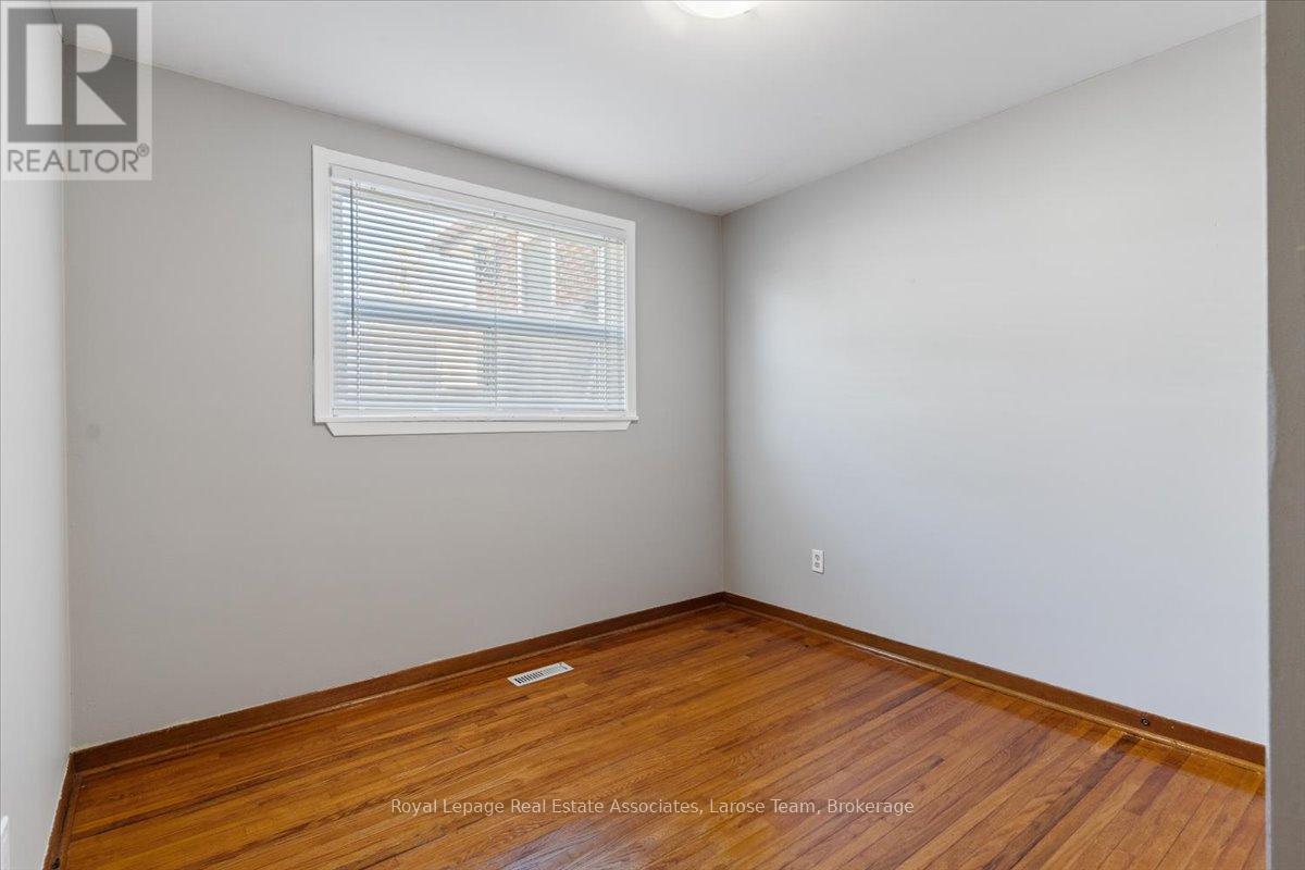 510 Ettridge Court, Mississauga, Ontario  L5G 1W6 - Photo 19 - W12909436