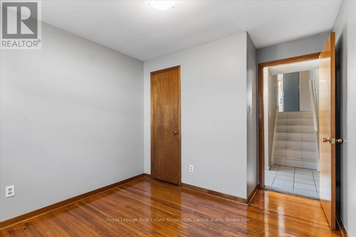 510 Ettridge Court, Mississauga, Ontario  L5G 1W6 - Photo 20 - W12909436