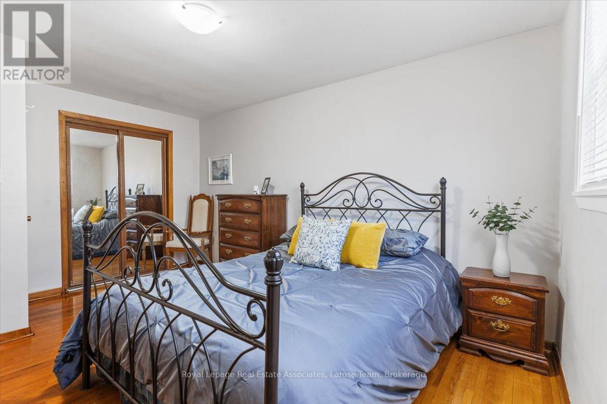 510 Ettridge Court, Mississauga, Ontario  L5G 1W6 - Photo 21 - W12909436