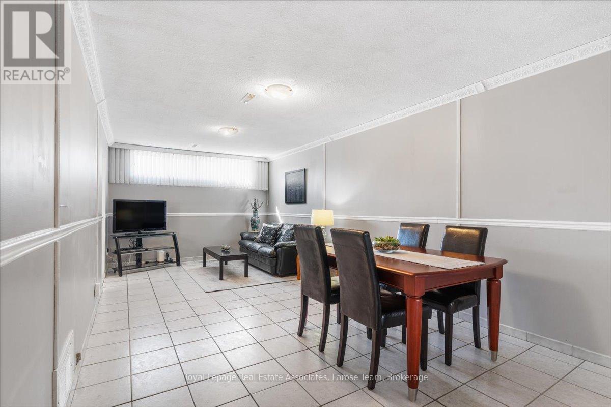 510 Ettridge Court, Mississauga, Ontario  L5G 1W6 - Photo 22 - W12909436