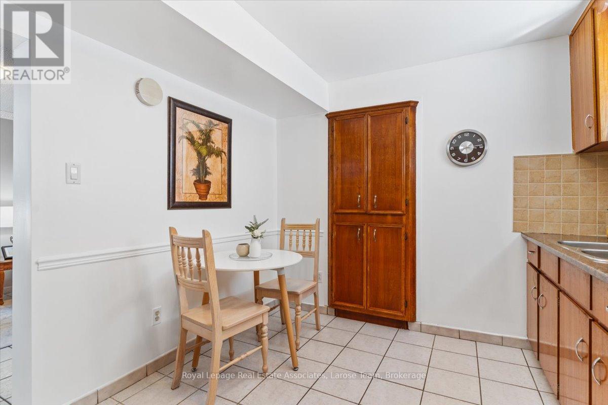 510 Ettridge Court, Mississauga, Ontario  L5G 1W6 - Photo 26 - W12909436