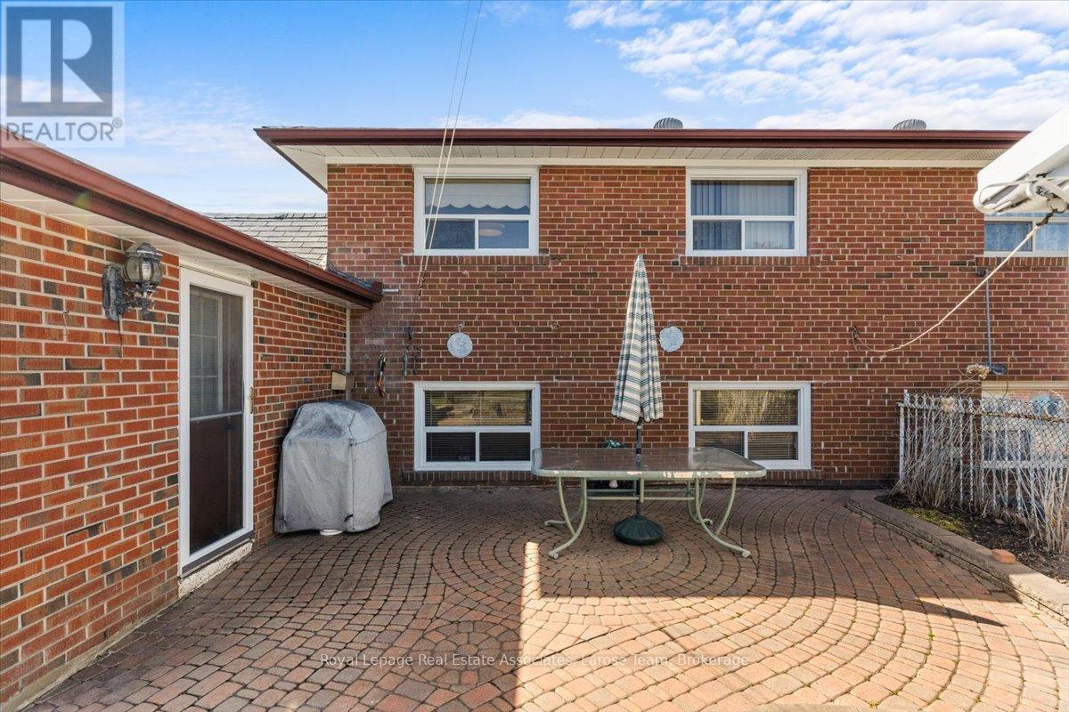 510 Ettridge Court, Mississauga, Ontario  L5G 1W6 - Photo 28 - W12909436