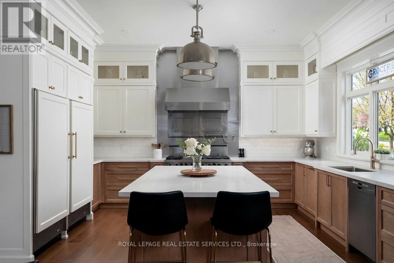 1097 Birchview Avenue, Oakville, Ontario  L6J 2C5 - Photo 11 - W12909442