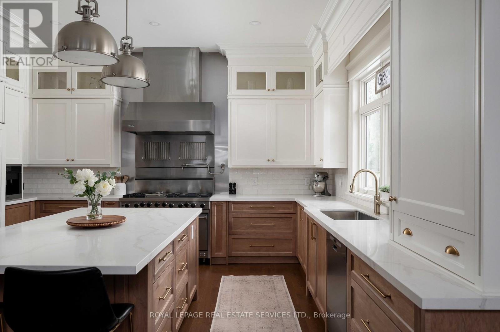 1097 Birchview Avenue, Oakville, Ontario  L6J 2C5 - Photo 13 - W12909442