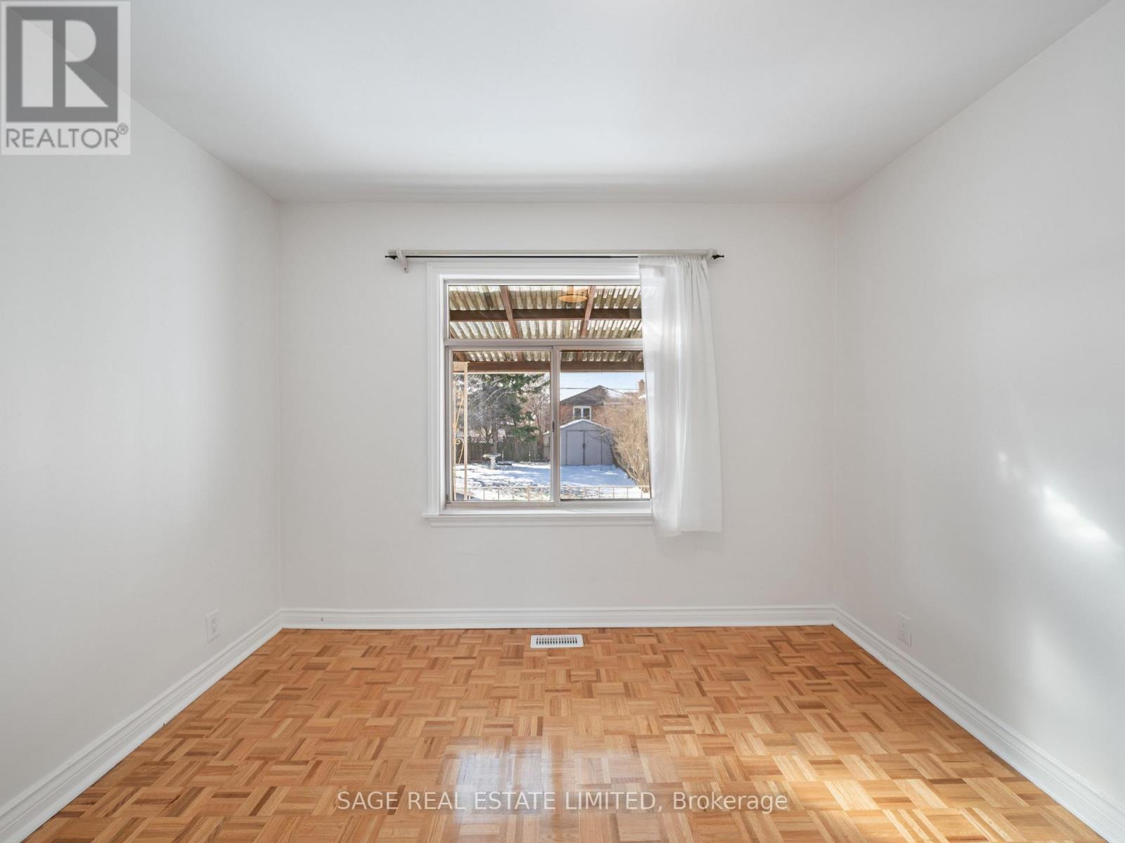 521 Glen Park Avenue, Toronto, Ontario  M6B 2G2 - Photo 15 - W12909456