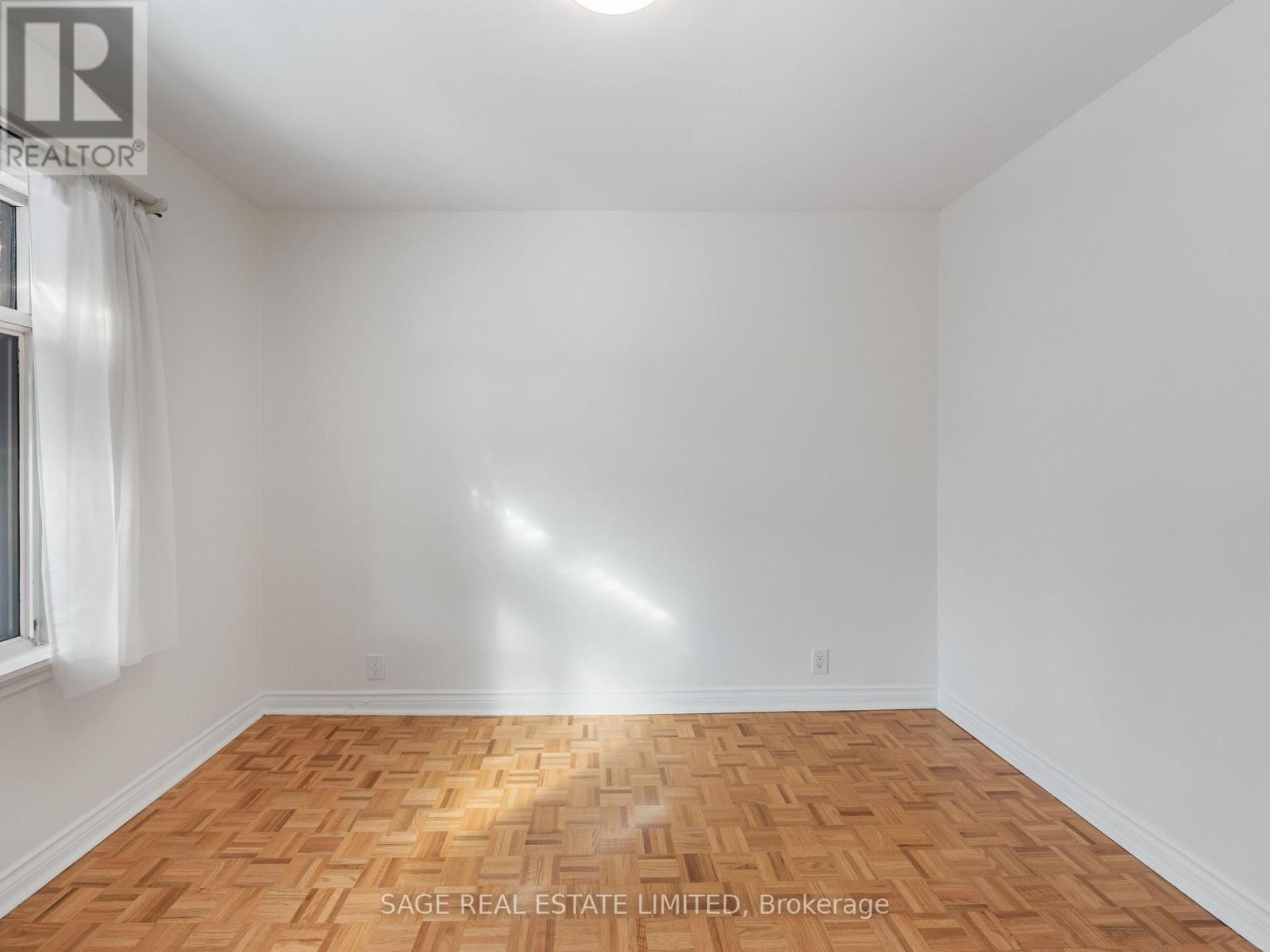 521 Glen Park Avenue, Toronto, Ontario  M6B 2G2 - Photo 16 - W12909456