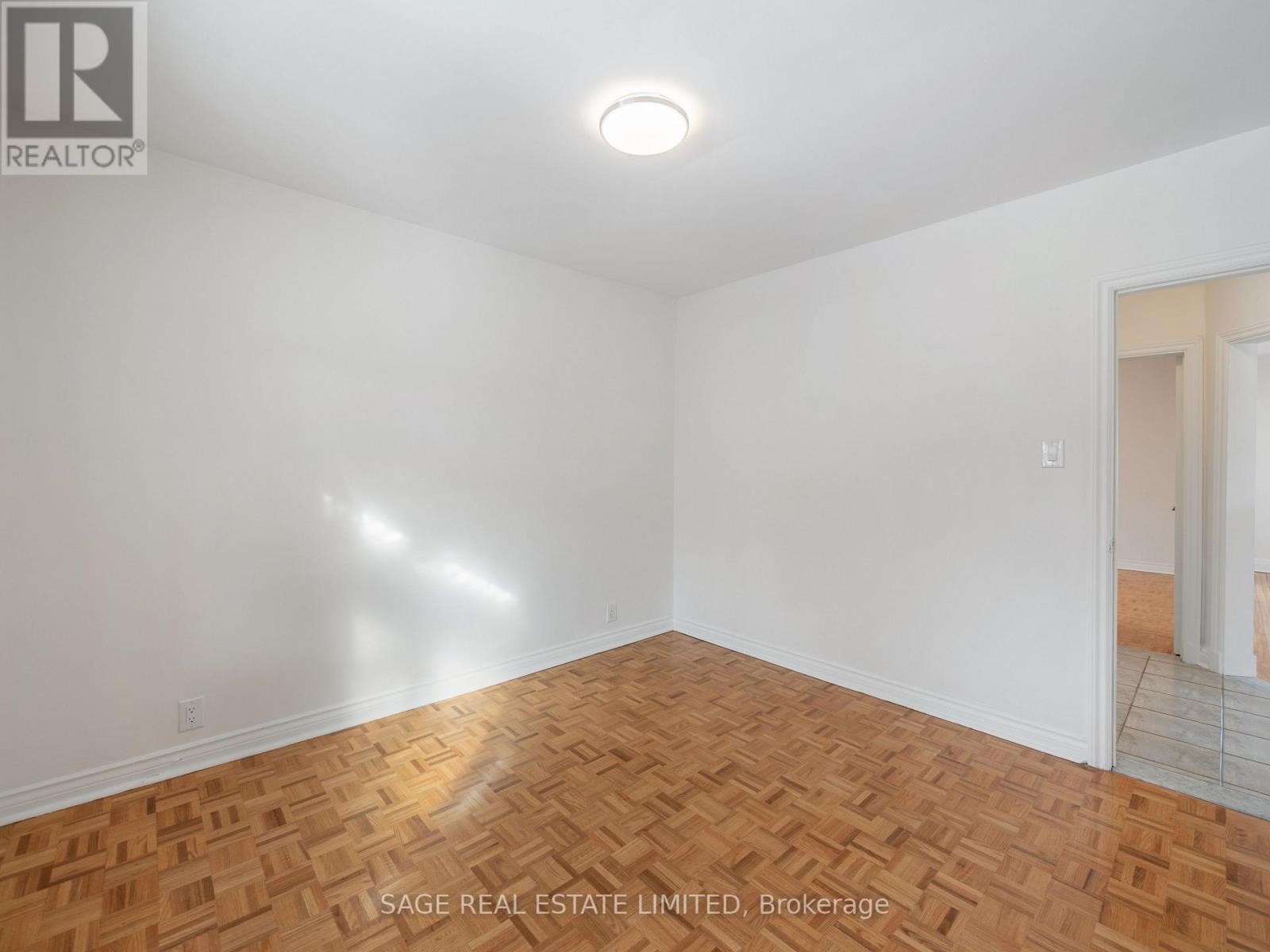 521 Glen Park Avenue, Toronto, Ontario  M6B 2G2 - Photo 17 - W12909456