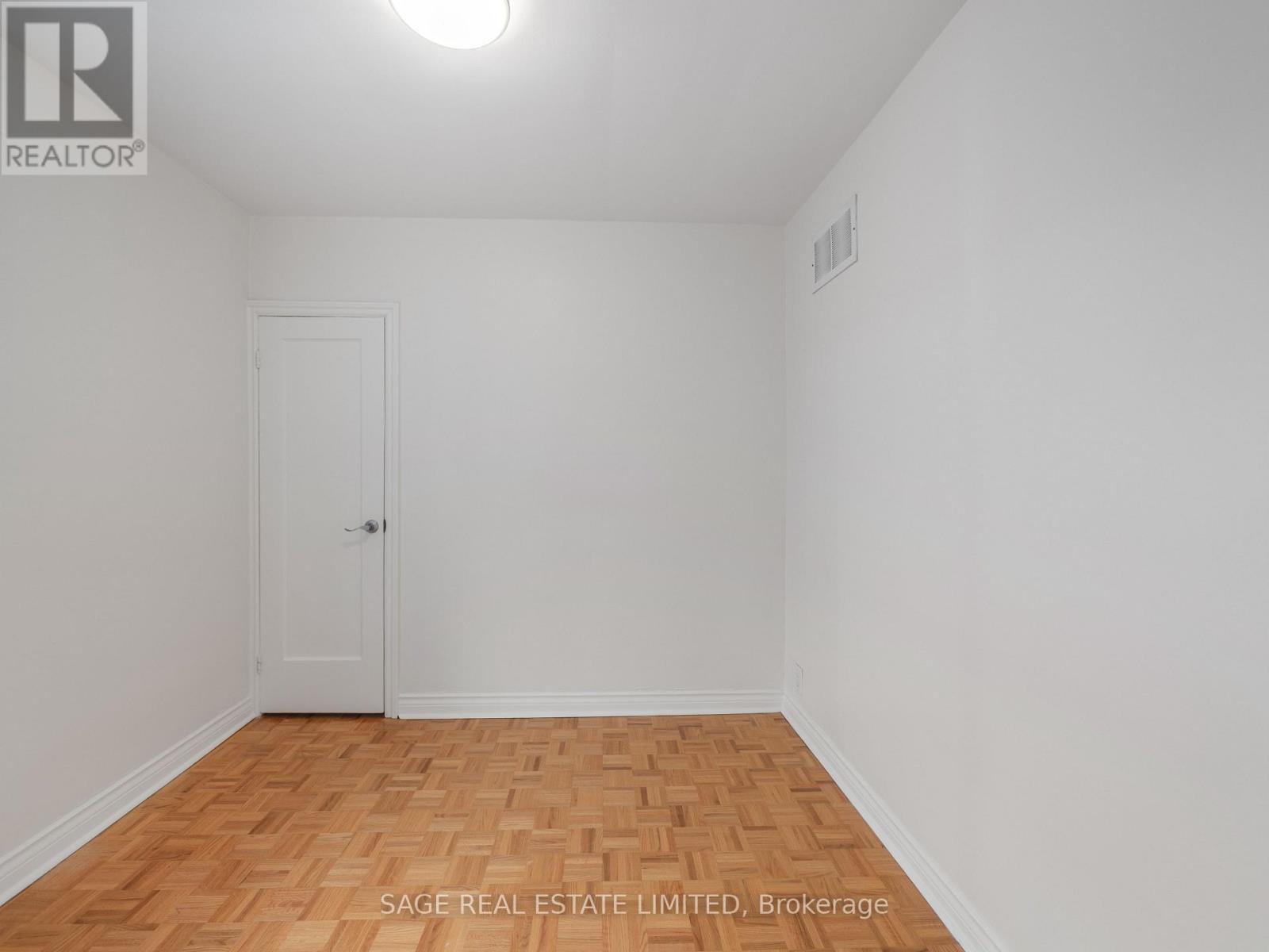 521 Glen Park Avenue, Toronto, Ontario  M6B 2G2 - Photo 19 - W12909456