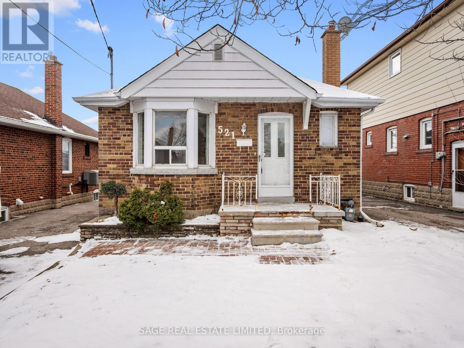 521 Glen Park Avenue, Toronto, Ontario  M6B 2G2 - Photo 2 - W12909456