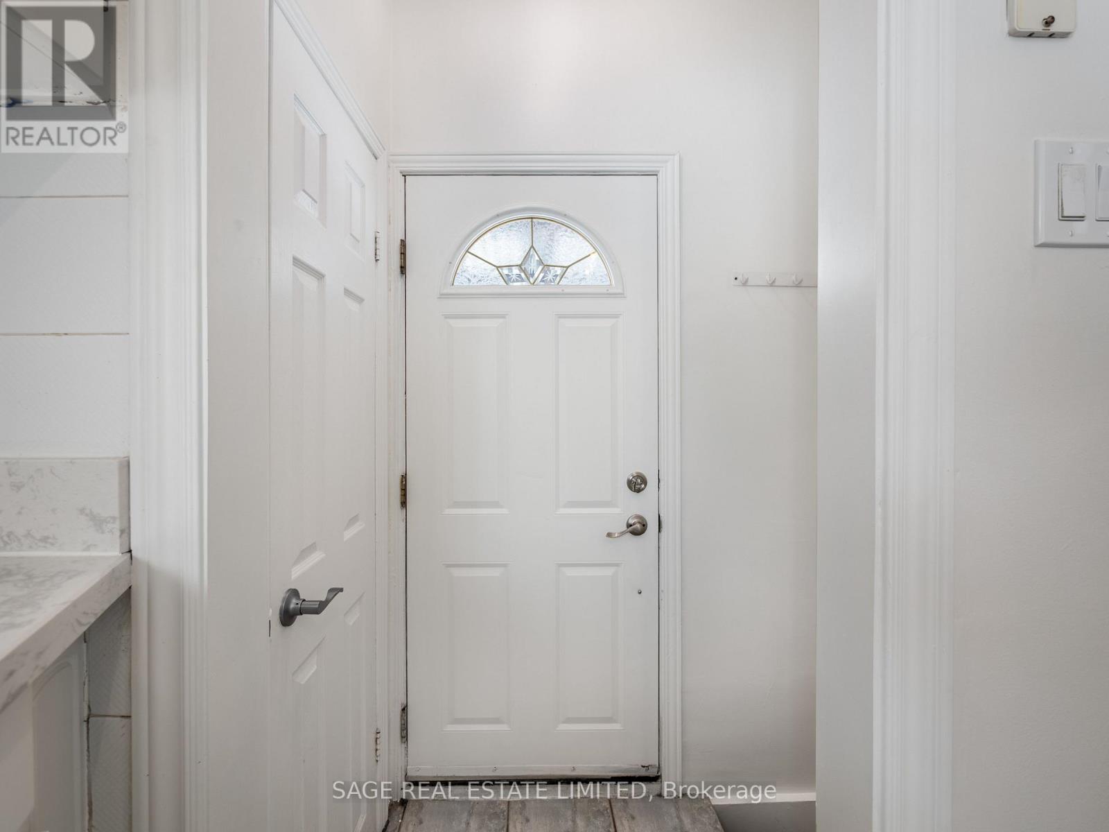 521 Glen Park Avenue, Toronto, Ontario  M6B 2G2 - Photo 23 - W12909456